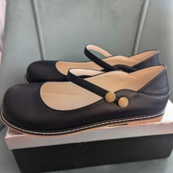 Black Mary Jane Shoes Size 9 / 42 - Picture 2 of 5